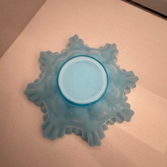 Vintage Bride's Basket Blue Fenton Ruffled Edges Bowl with Metal Holder - Picture 12 of 17